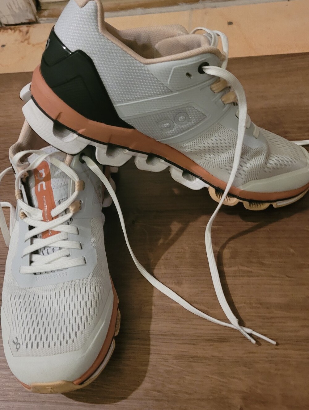 On Running Cloudace 2 Womens Terracotta Sz 8.5  Guc